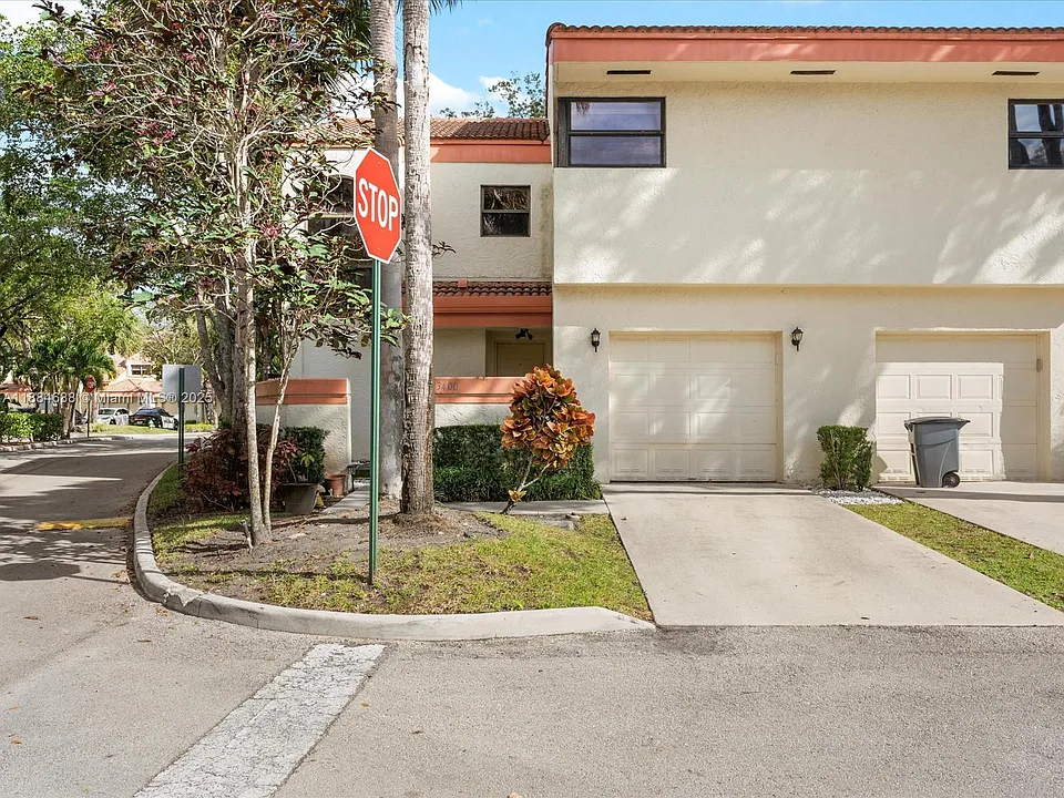 3400 Emerald Oaks Dr