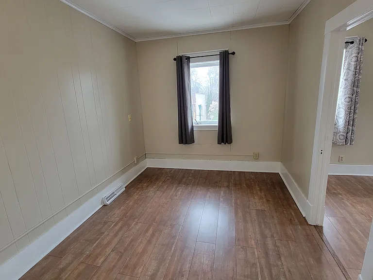54 Birch Ave S — Photo 10