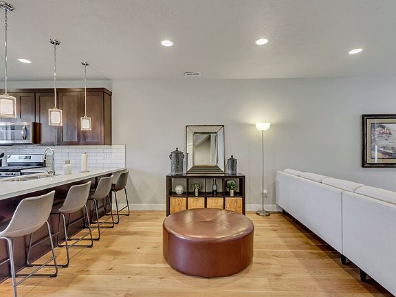 2nd image of 1419 E Komenda Way