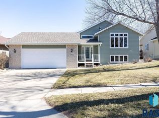 1924 S Alpine Ave, Sioux Falls, SD 57110