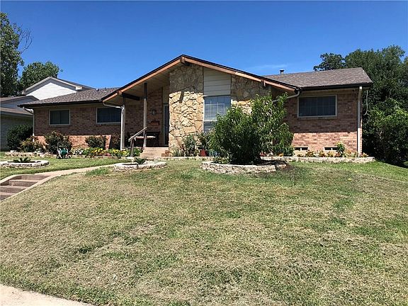 2nd image of 2405 Larchmont Dr