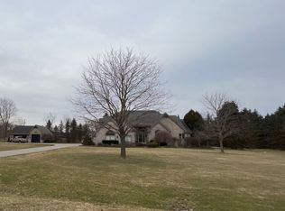 56769 McKenzi Ln, South Lyon, MI 48178