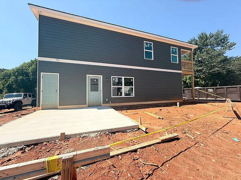 815 Whitehall Rd — Photo 22