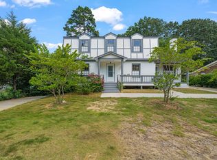 305 E Millbrook Rd, Raleigh, NC 27609