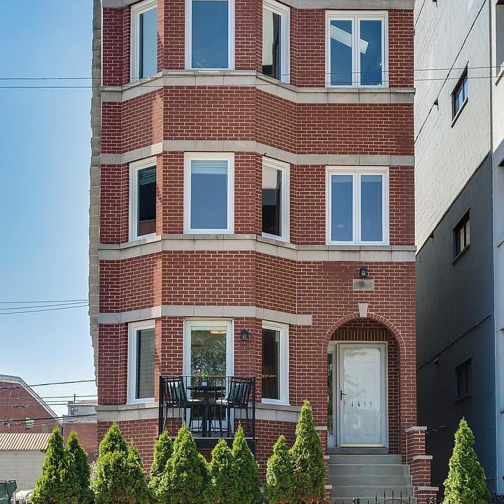 1st image of 1455 W Grand Ave APT 1F