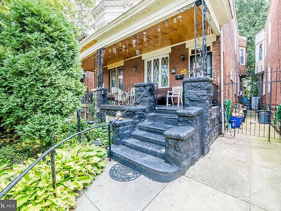 2nd image of 5042 Larchwood Ave