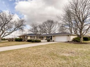 2386 W Downer Pl, Aurora, IL 60506