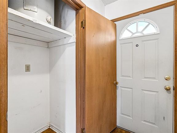 3rd image of 408 Atterberry Dr
