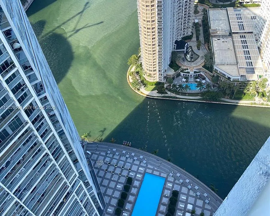 495 Brickell Ave #5706