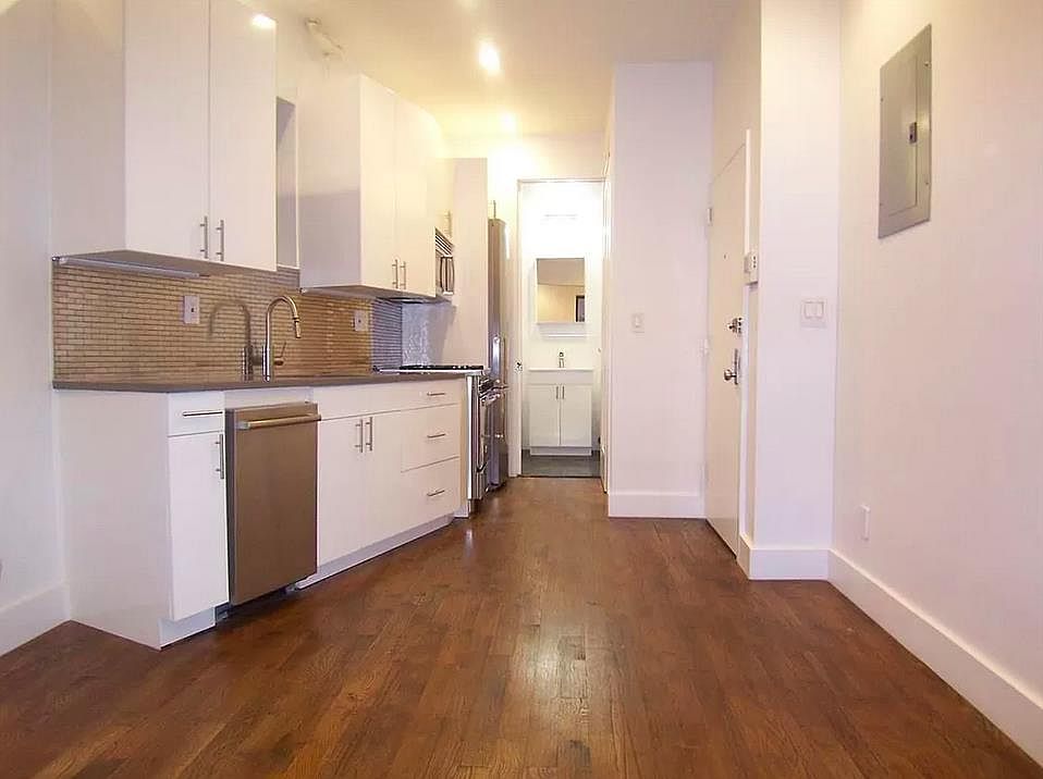 1st image of 442 10th Ave APT 3RS