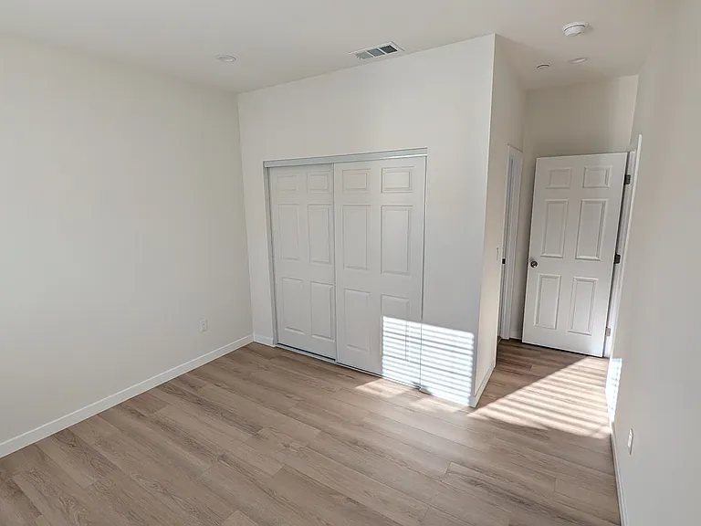 10867 Nettleton St — Photo 13