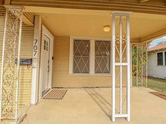 5th image of 707 W Lynwood Ave