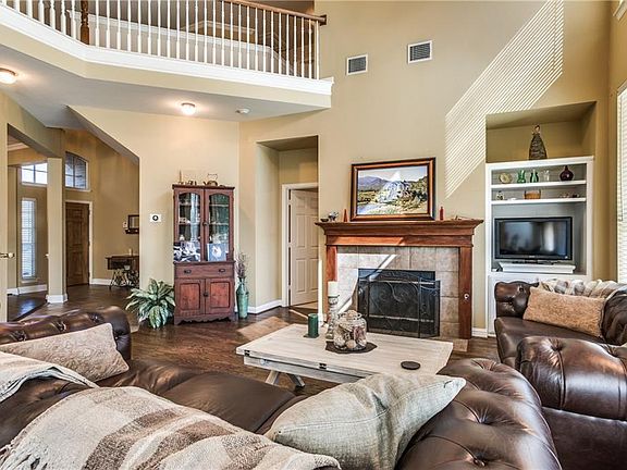 5th image of 305 Texoma Dr