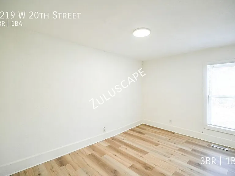 1219 W 20th St — Photo 6