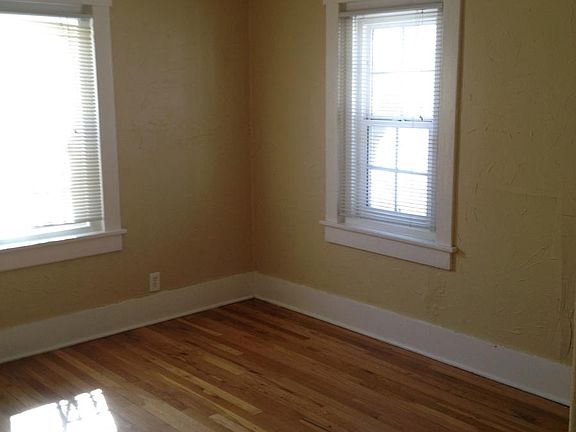 5th image of 310 Vassar Dr SE