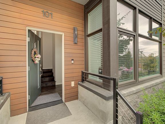 5th image of 6454 NE 181st St Unit 101