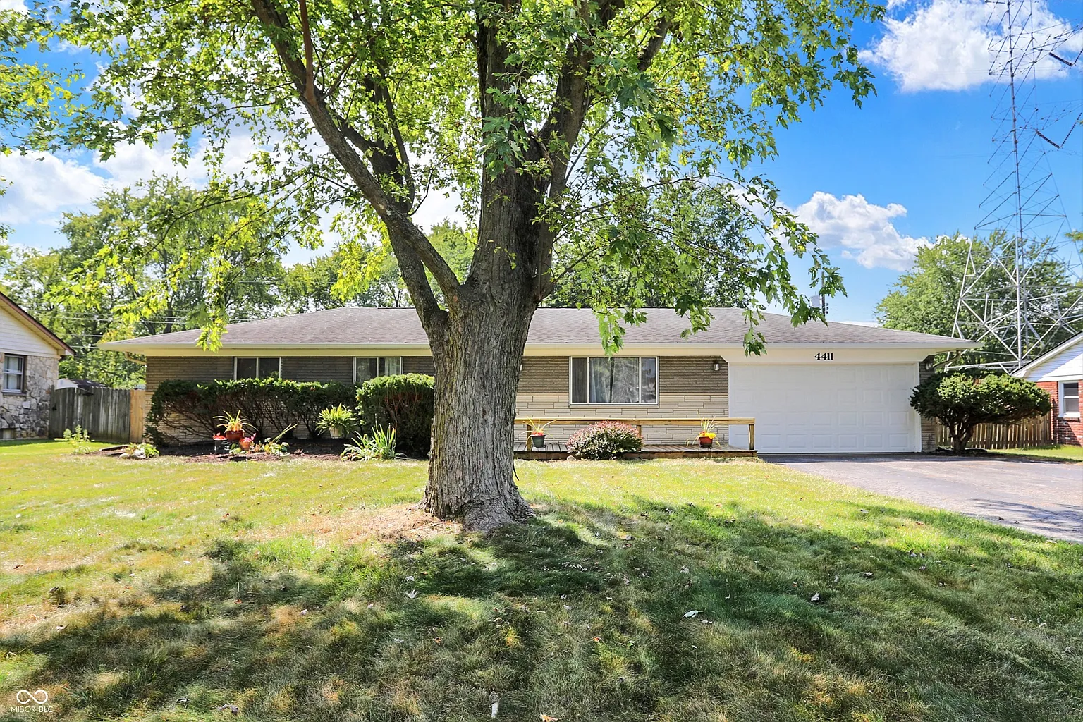 4411 Busy Bee Ln photo 1