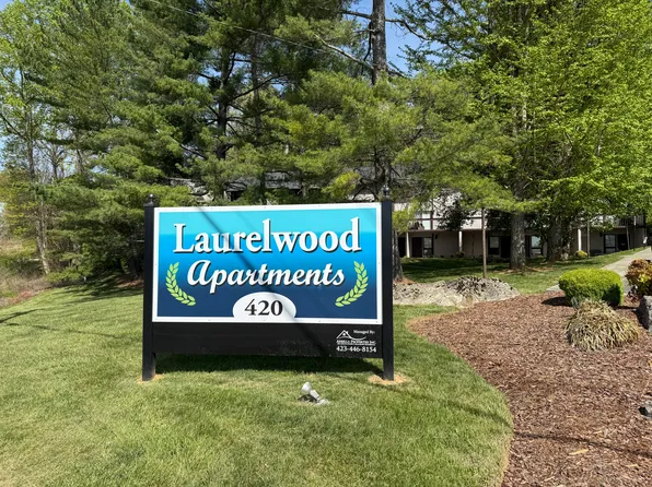 Laurelwood Apartments