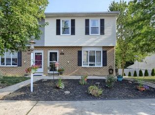 1102 Pheasant Dr N, Carlisle, PA 17013