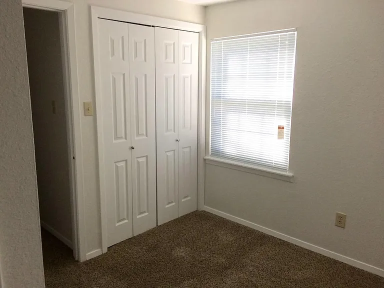 9009 Clusters Dr — Photo 8
