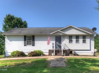 20989 Pansy Ln, Neosho, MO 64850
