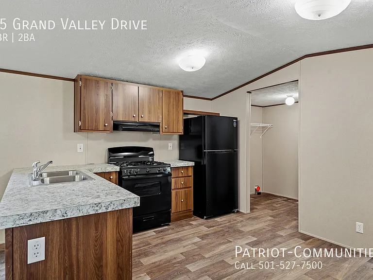 15 Grand Valley Dr — Photo 24