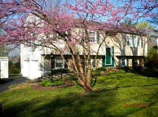 32 Hillside Rd, Hackettstown, NJ 07840