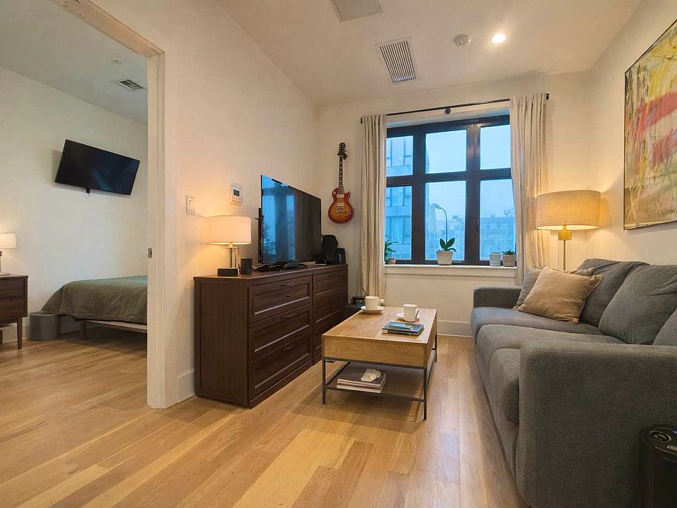 1st image of 818 Lexington Ave APT 4E