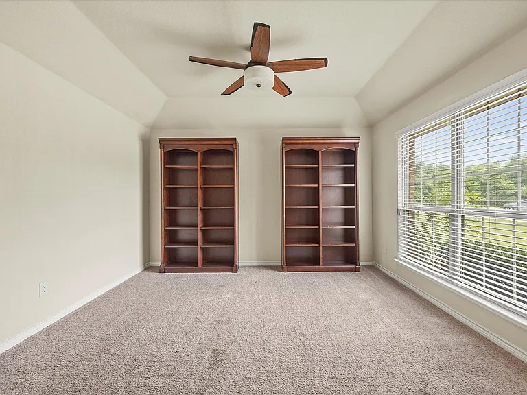 1409 Hidden Creek Dr — Photo 21