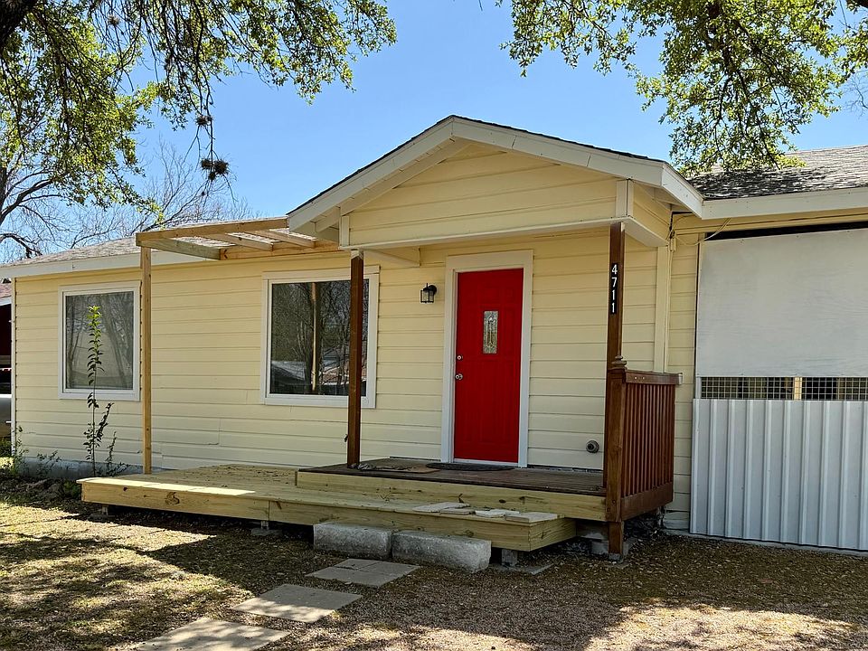 Front of House w/ expanded and covered (under construction) front deck!
New gutters to be installed wrapping around the covered front porch!
