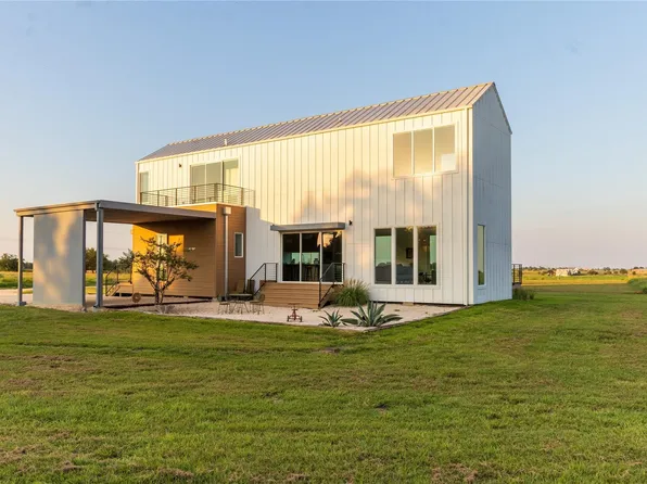 175 Vineyard View Trl, Carmine, TX 78932