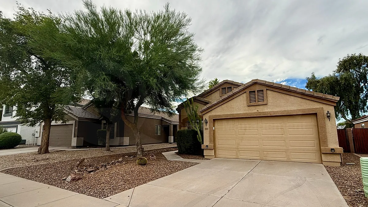 3 bed, 2.0 bath, 1520 sqft, $2,250 — Photo 2