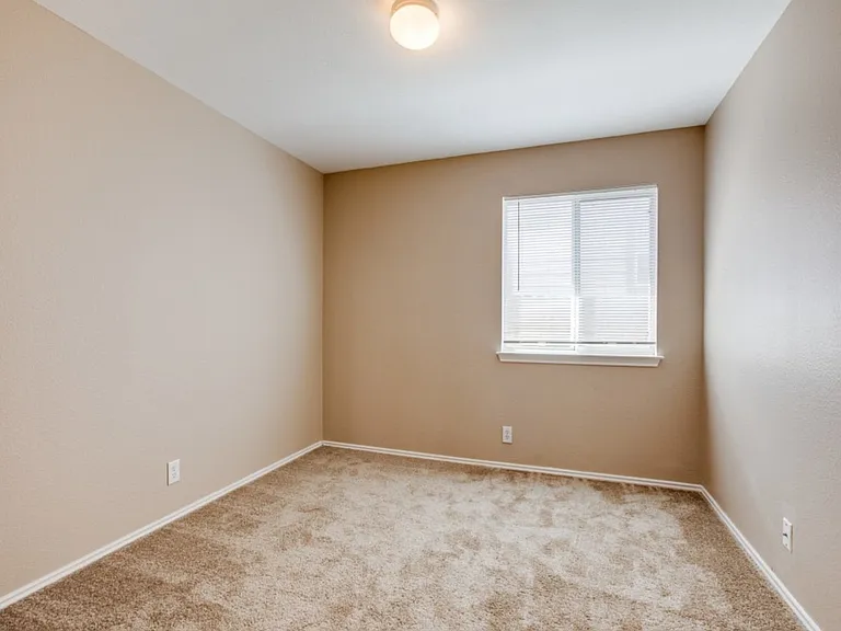 611 Granite Clf — Photo 6