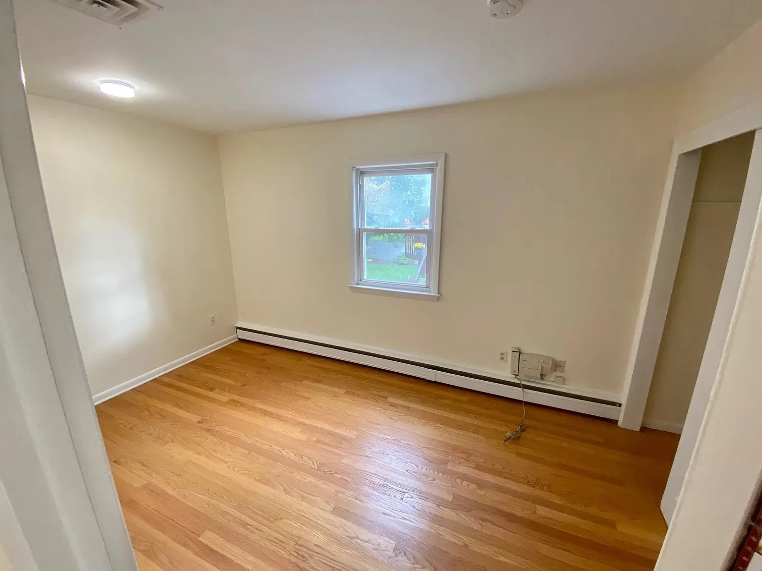 3 bed, 1200 sqft, $3,800 — Photo 4