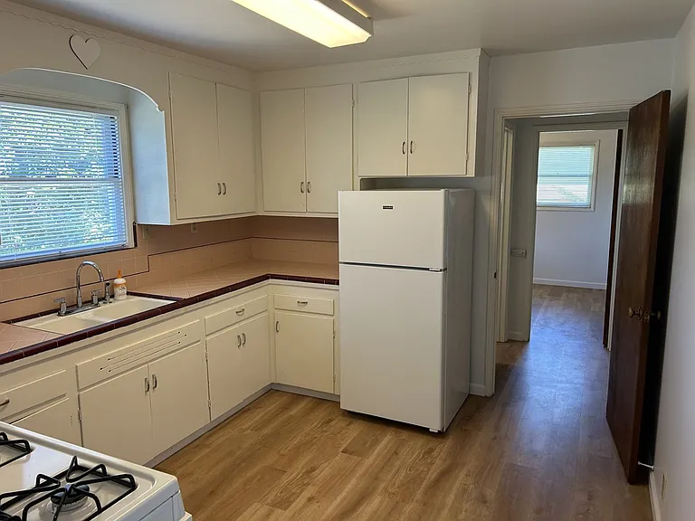140 George Cir — Photo 9