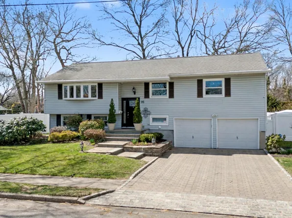 95 Colonial Street, East Northport, NY 11731