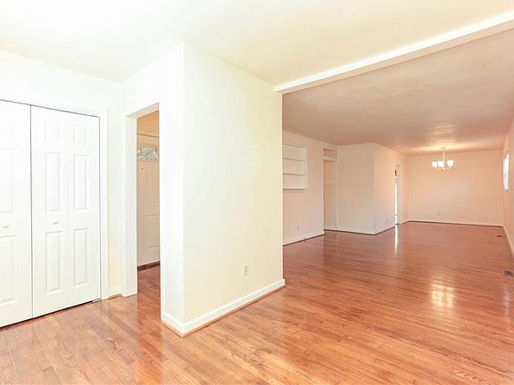 3rd image of 1443 Westover Ave