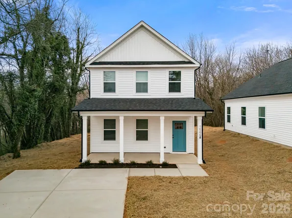 1566 7th Avenue Dr, Hickory, NC 28602
