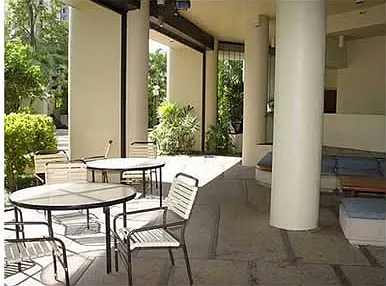 3 bed, 1400 sqft, $4,200 — Photo 4