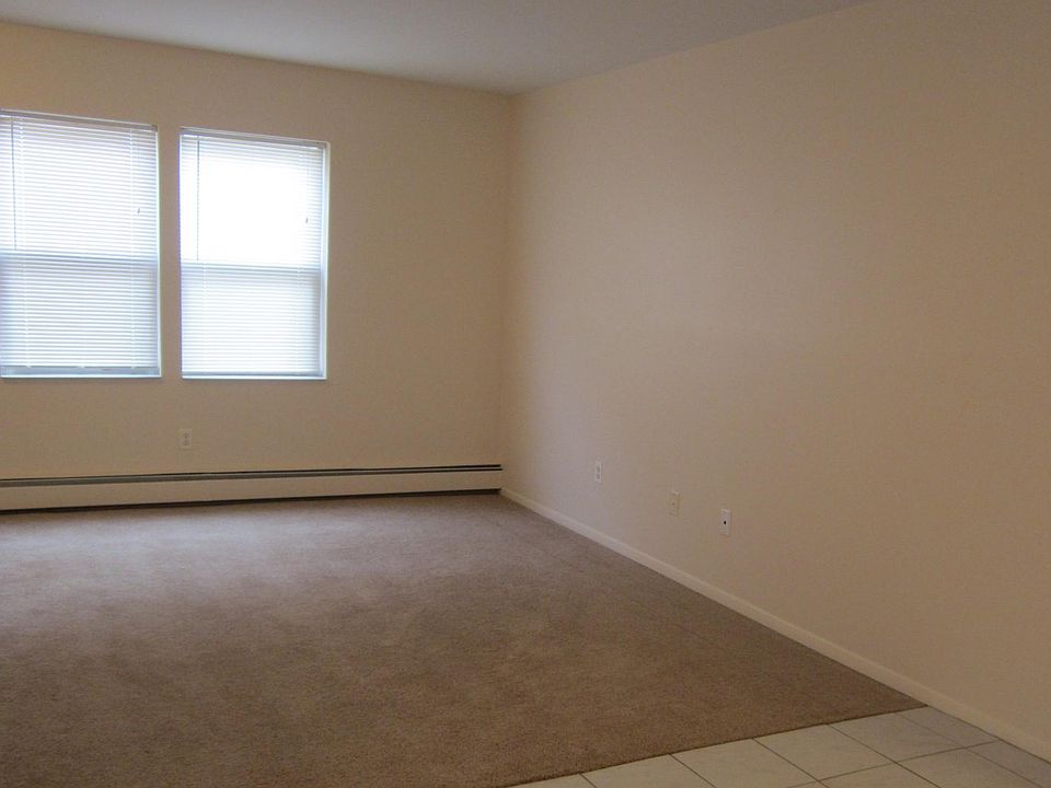 183 N Wellwood Ave Lindenhurst NY Zillow