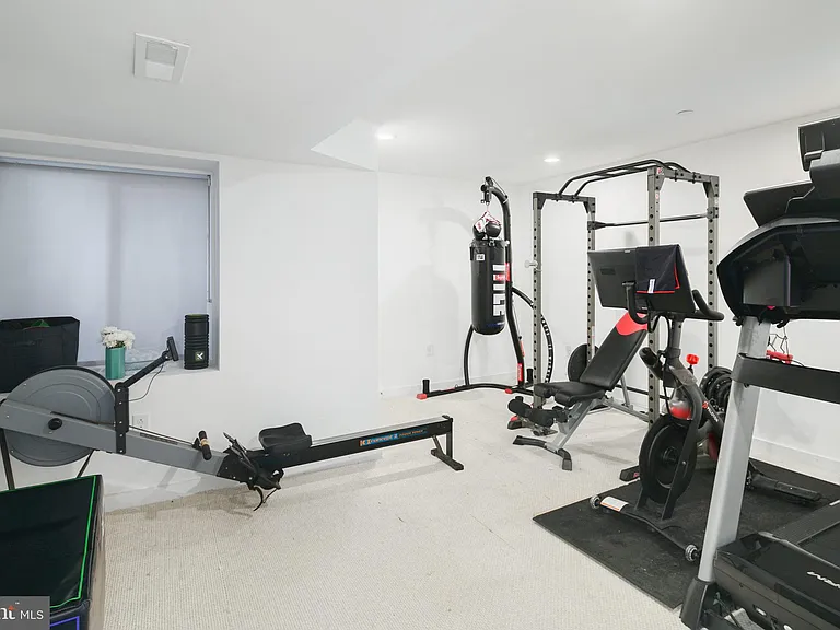 159 E Allen St #1 — Photo 41