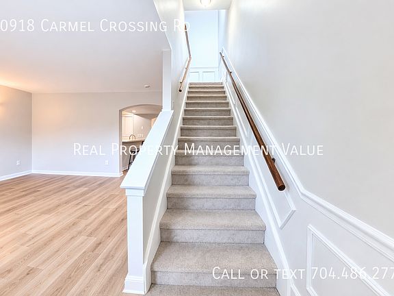 3rd image of 10918 Carmel Crossing Rd