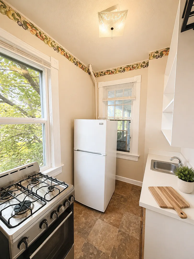 529 N Nevada Ave — Photo 3