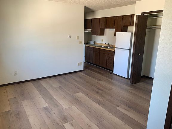3rd image of 1600 5th St #6