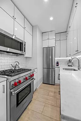 4th image of 250 W 103rd St APT 12E