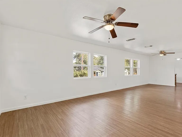 1801 Travis Heights Blvd — Photo 4