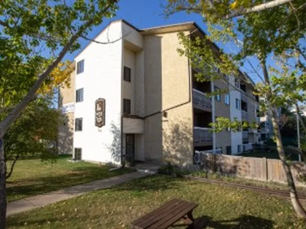 9908 107th St, Morinville, AB T8R 1M8