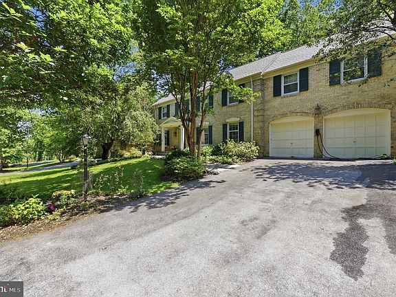 3rd image of 9004 Copenhaver Dr
