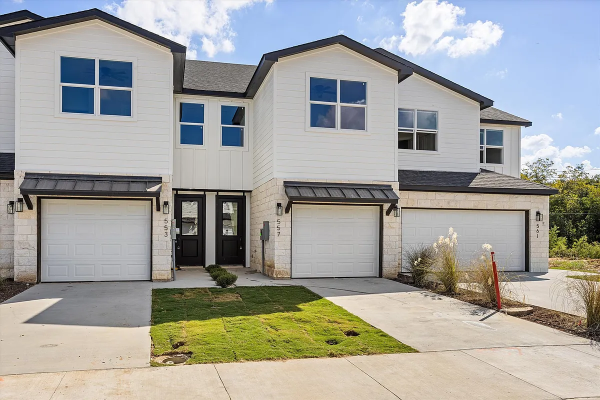 Building Photo - 553 Galt