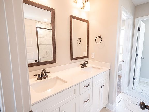5th image of 27 Camelot Lndg Lot 27